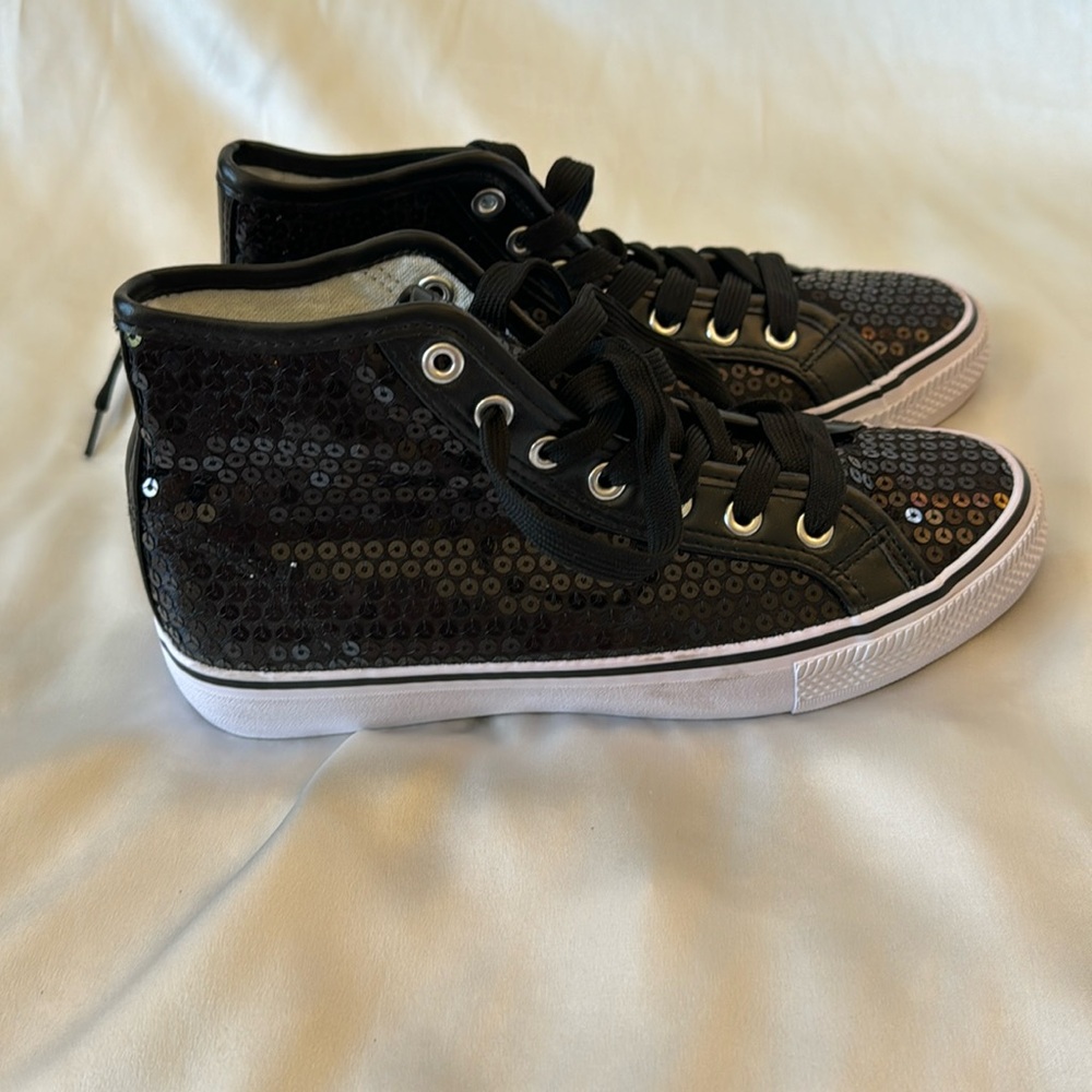 BALERA BLACK SEQUIN HIGHTOP DANCE
SNEAKERS | Size 6